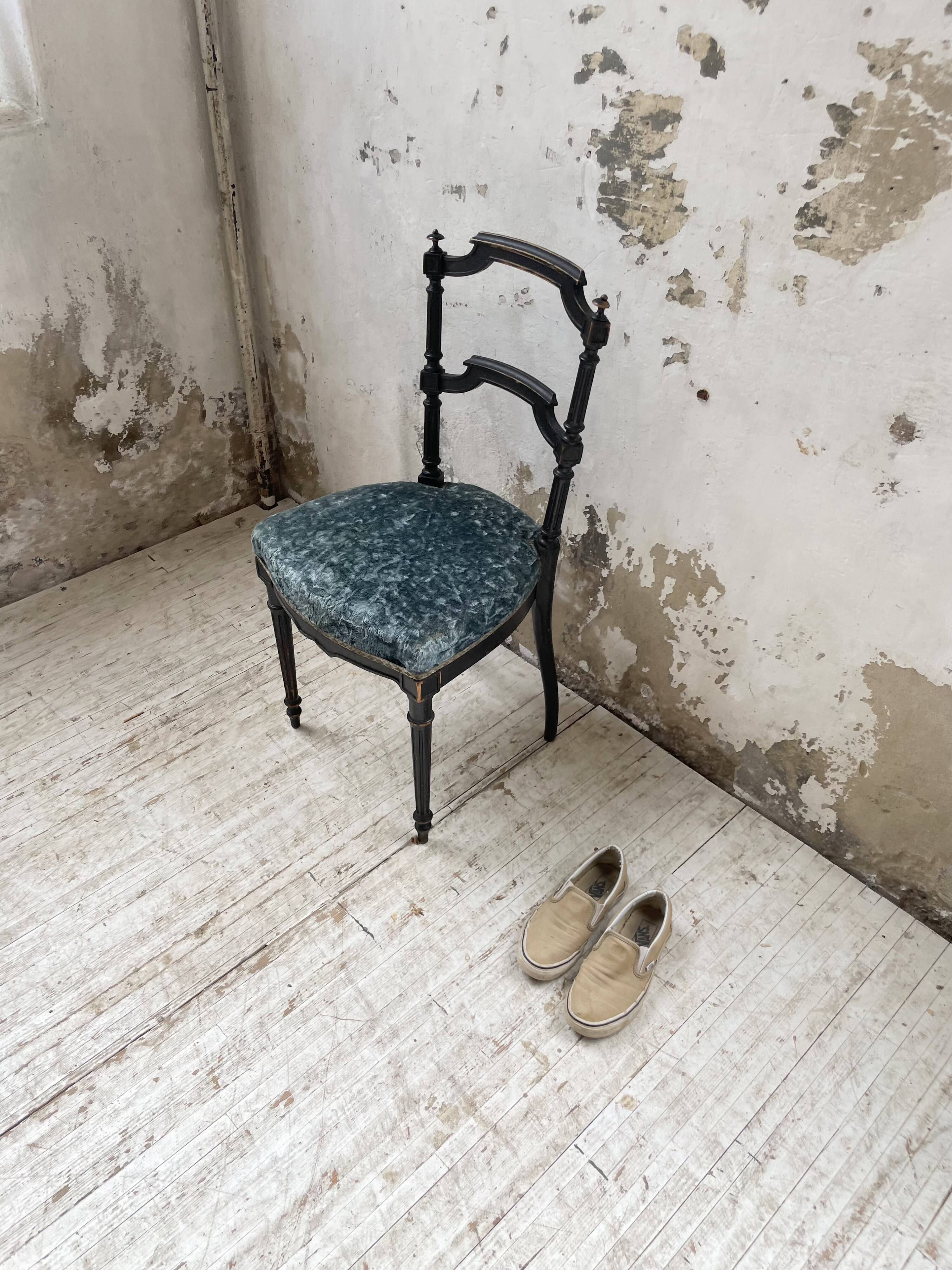 Chaise Napoléon 3 velours bleu