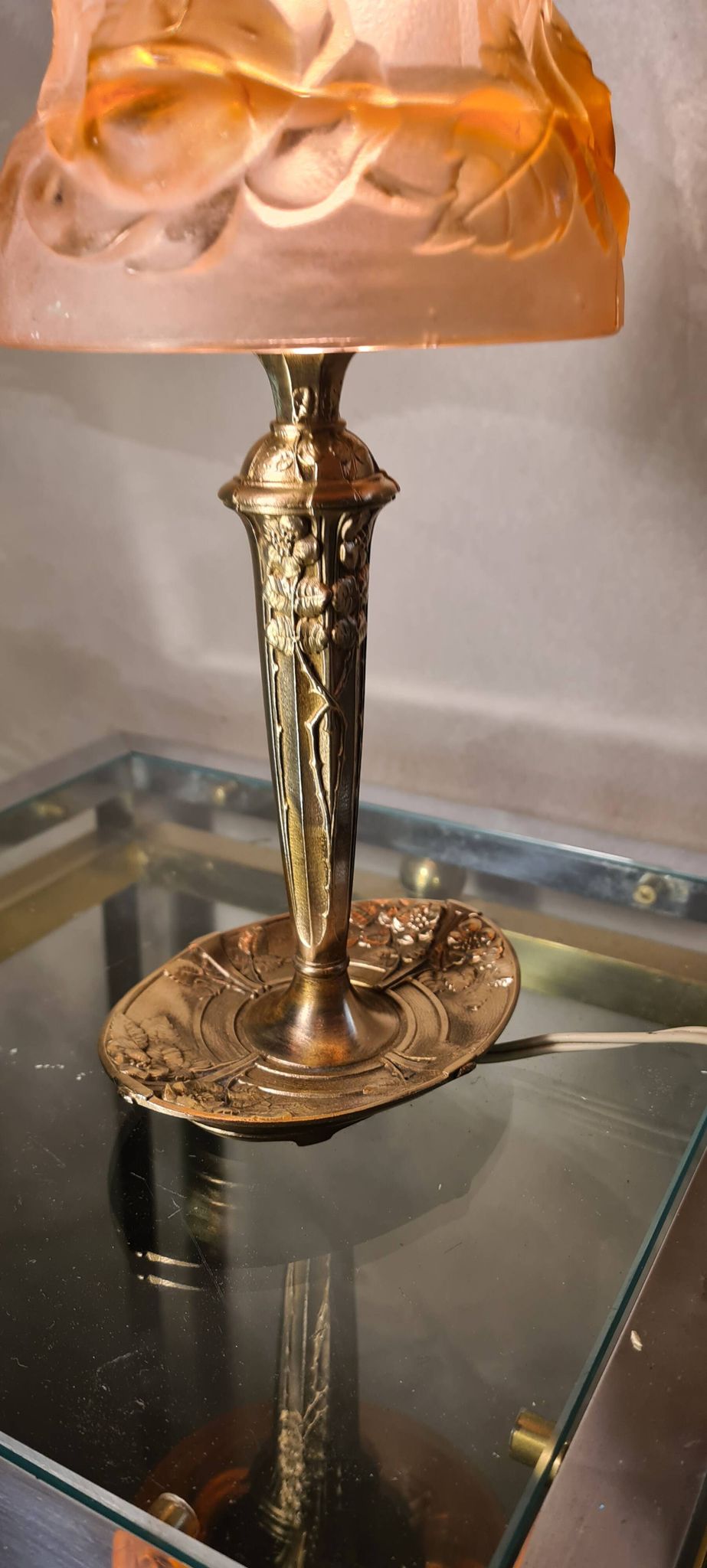 French Art Deco Table Lamp by Cherrier & Besnus very beautiful pressed molded pink glass - 1920s 33x12