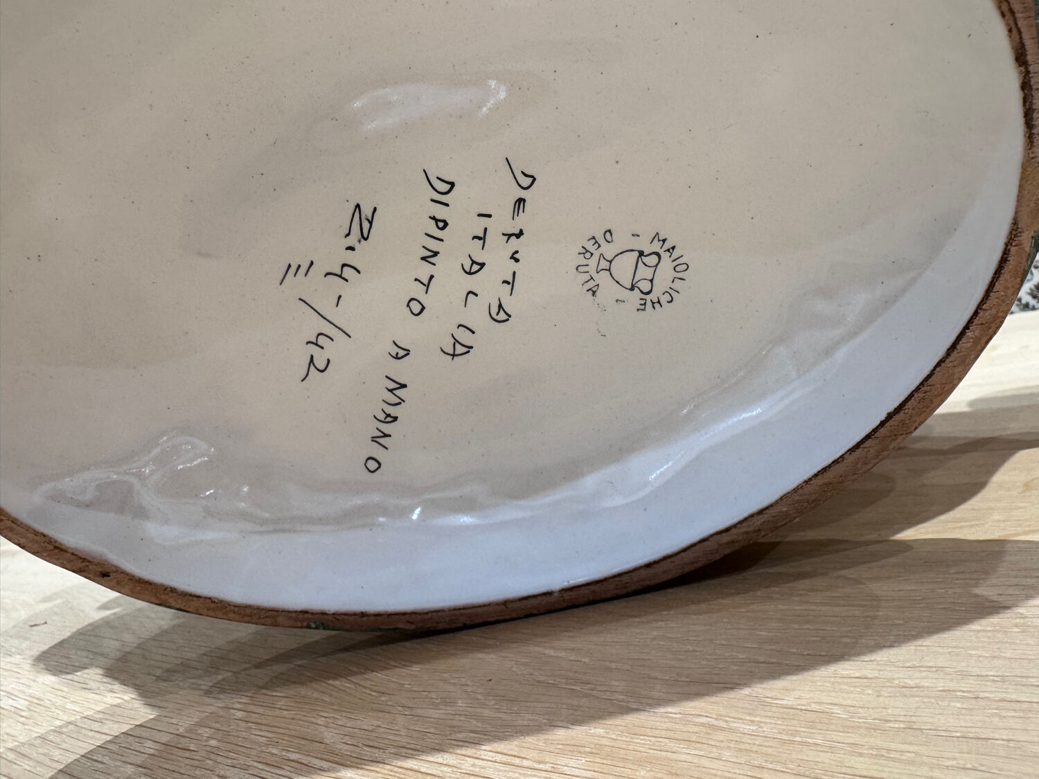 Hand-painted faience soup tureen from Deruta – Italy