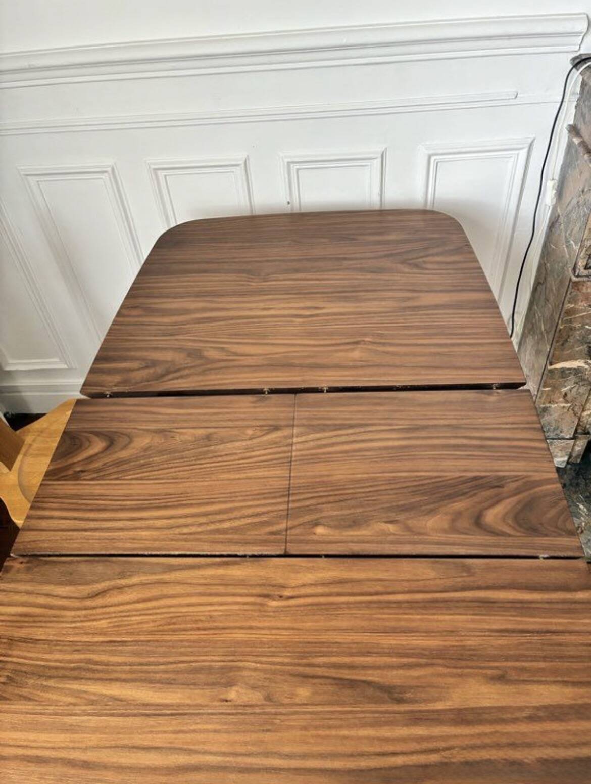 Extendable dining table for 4/6 people, dark walnut, 120/150 cm, 75 cm.