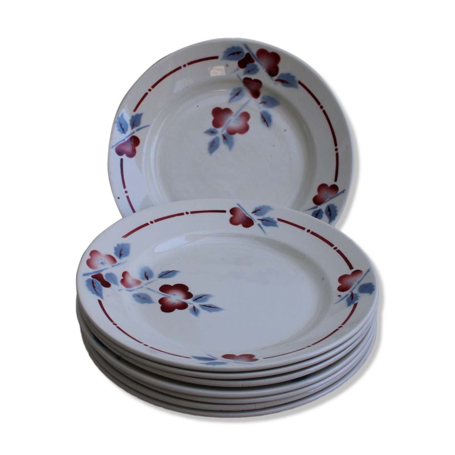 Set of 8 flat ceramic plates