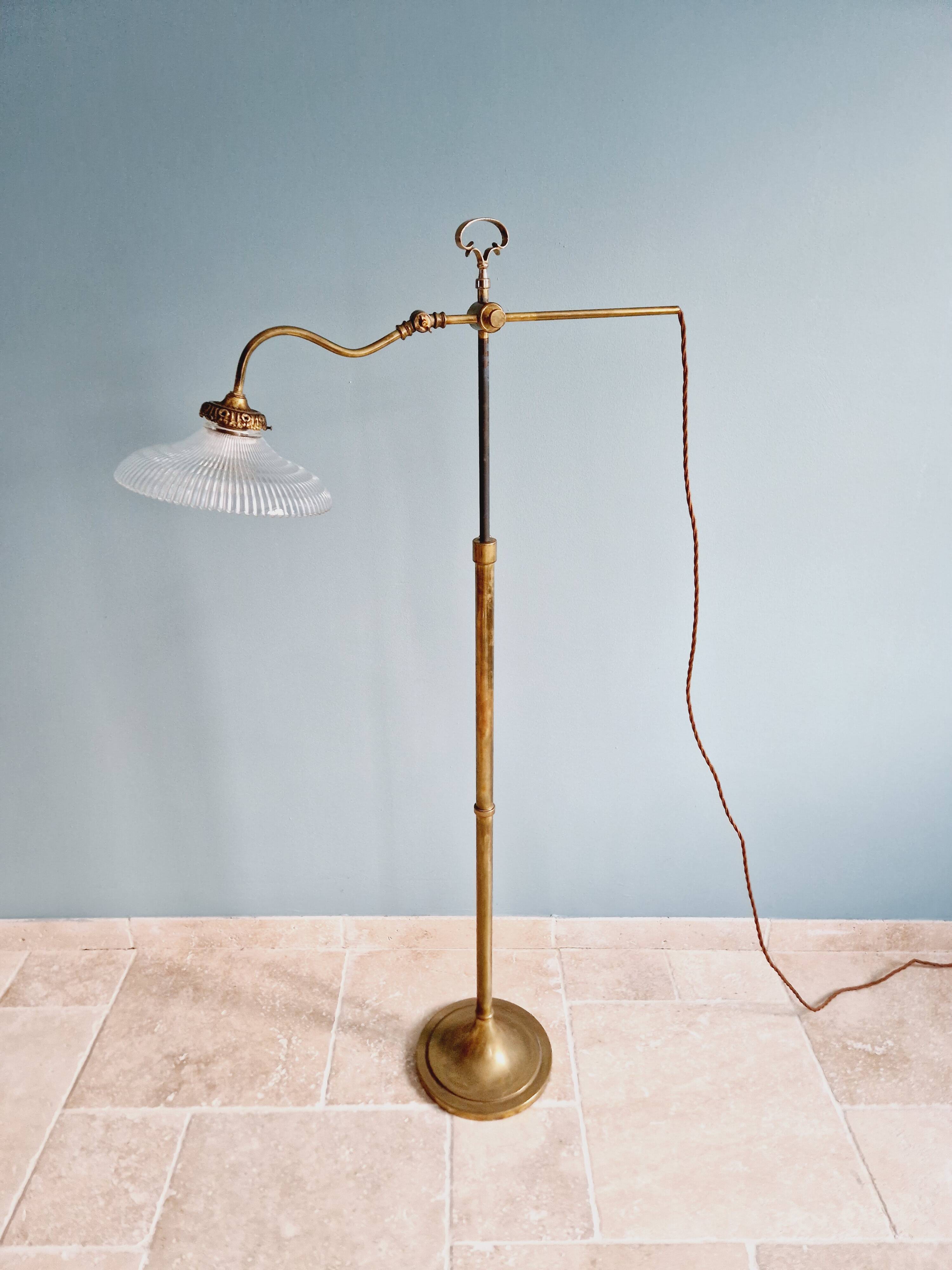 Brass and grooved glass floor lamp in Art Deco style