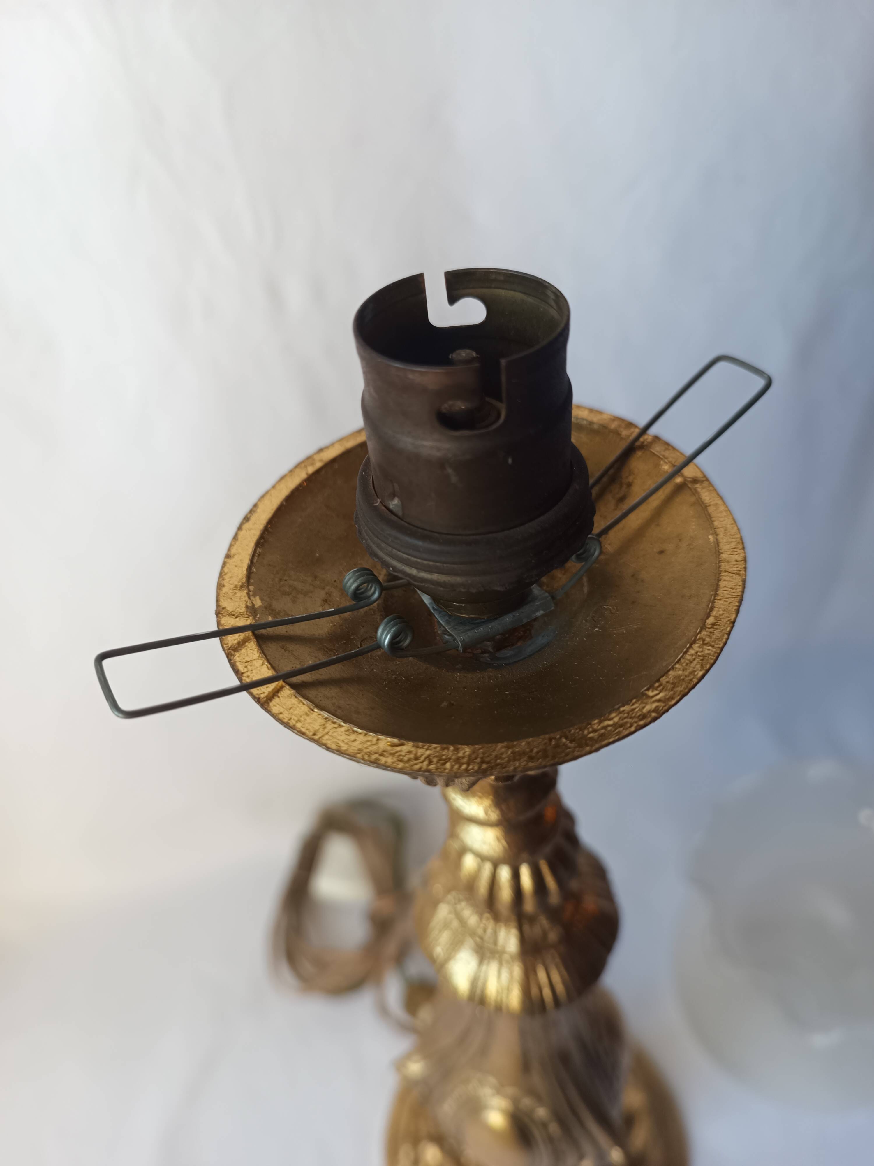 Antique gilded bronze lamp with engraved tulip medallion, 47 cm, interior decoration.