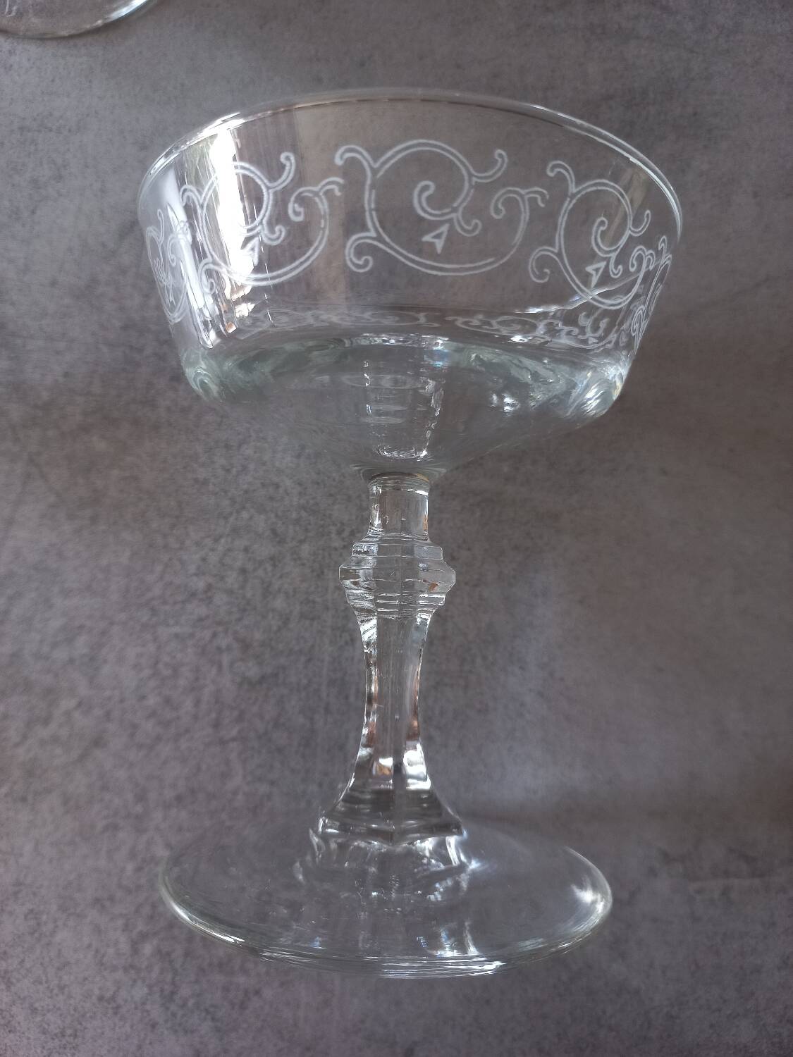 Lot 9 art deco Champagne glasses