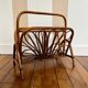 Porte-revues en rotin vintage