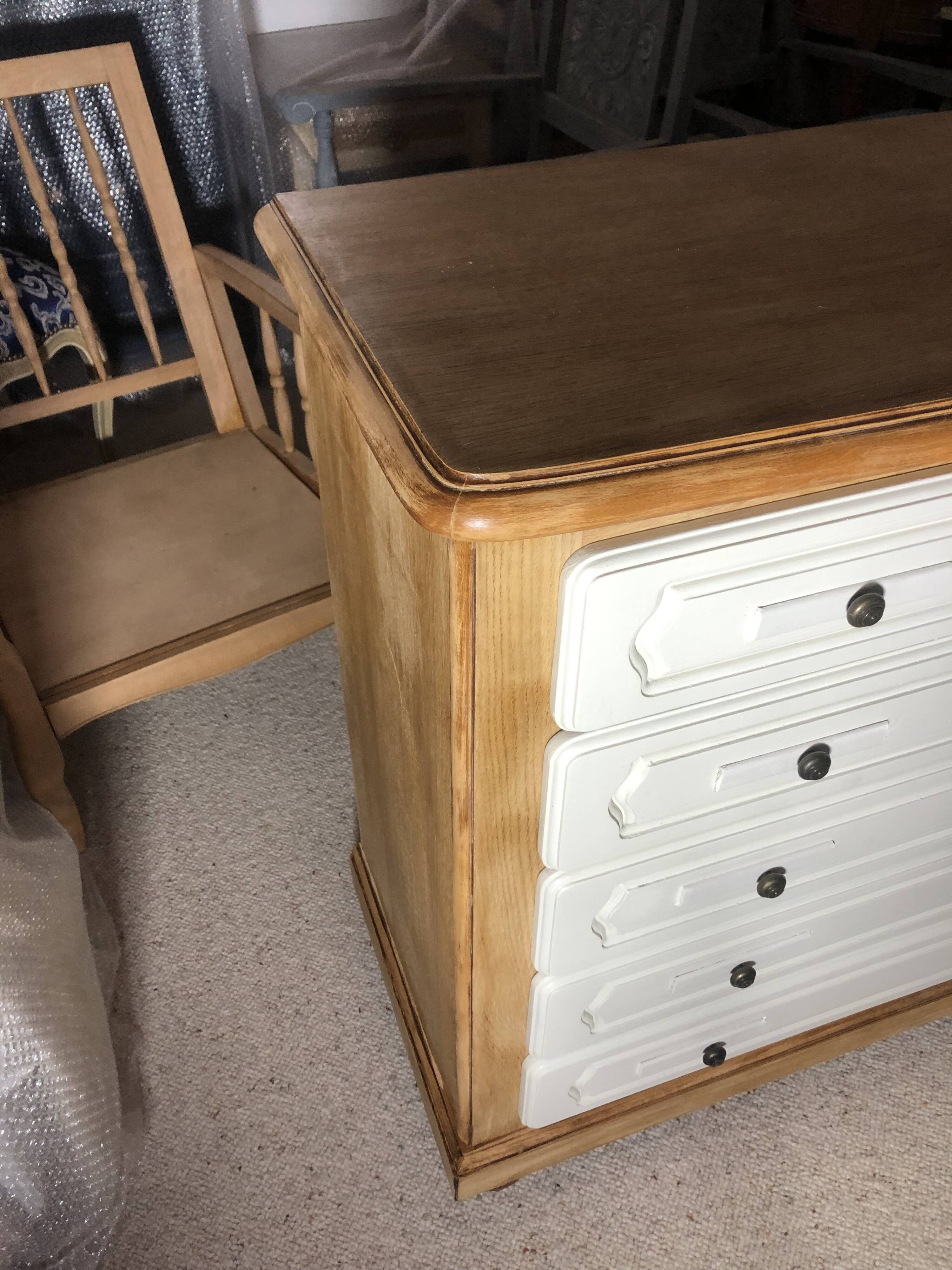 Chest of drawers