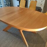 Table ovale en aulne massif (salle à manger)