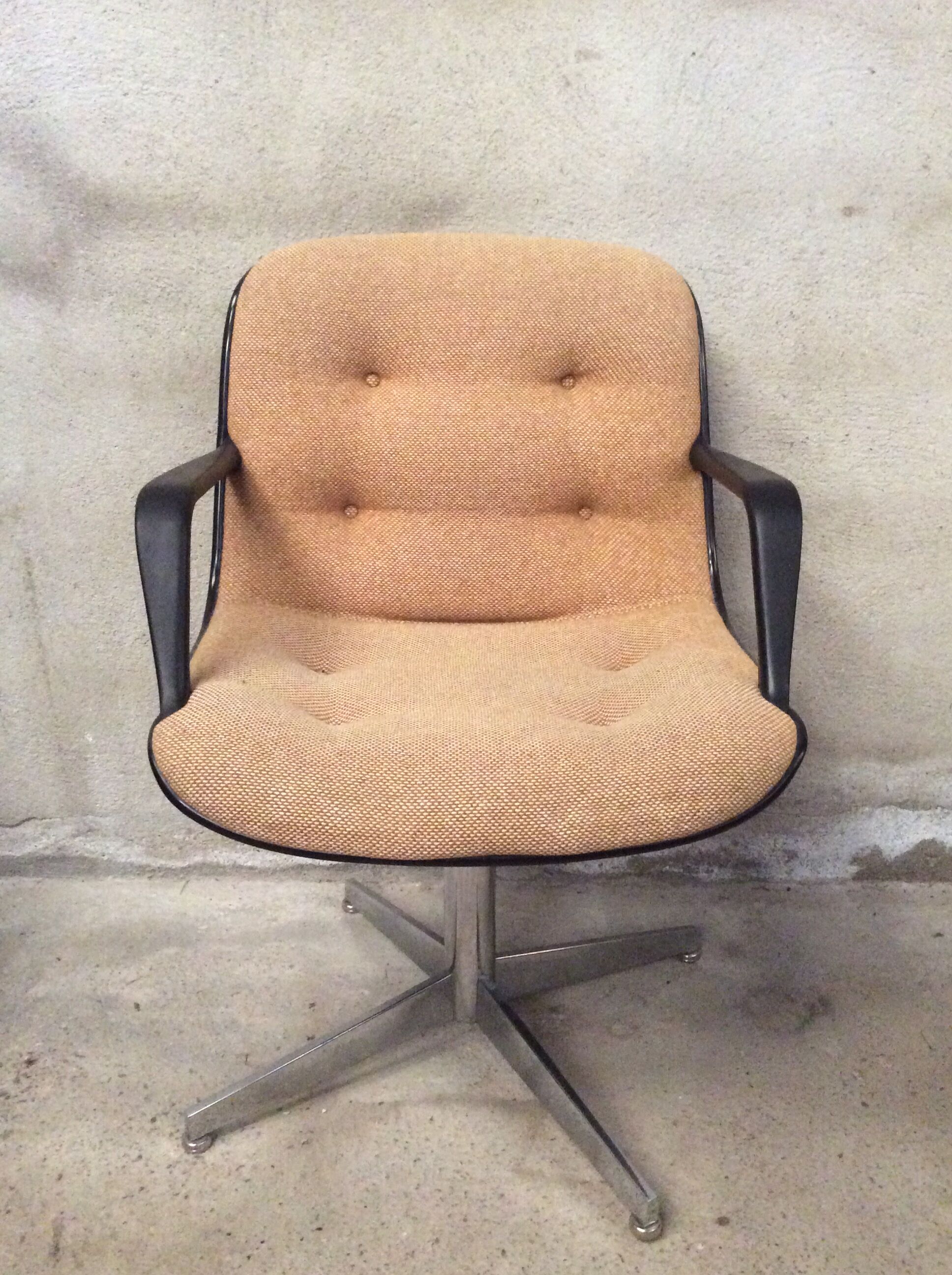 Randall Buck 1975 beige Steelcase design office chair