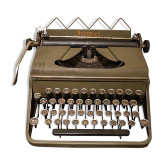 Machine à écrire Juwel Model 4