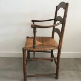 Fauteuil en bois avec assise paillée