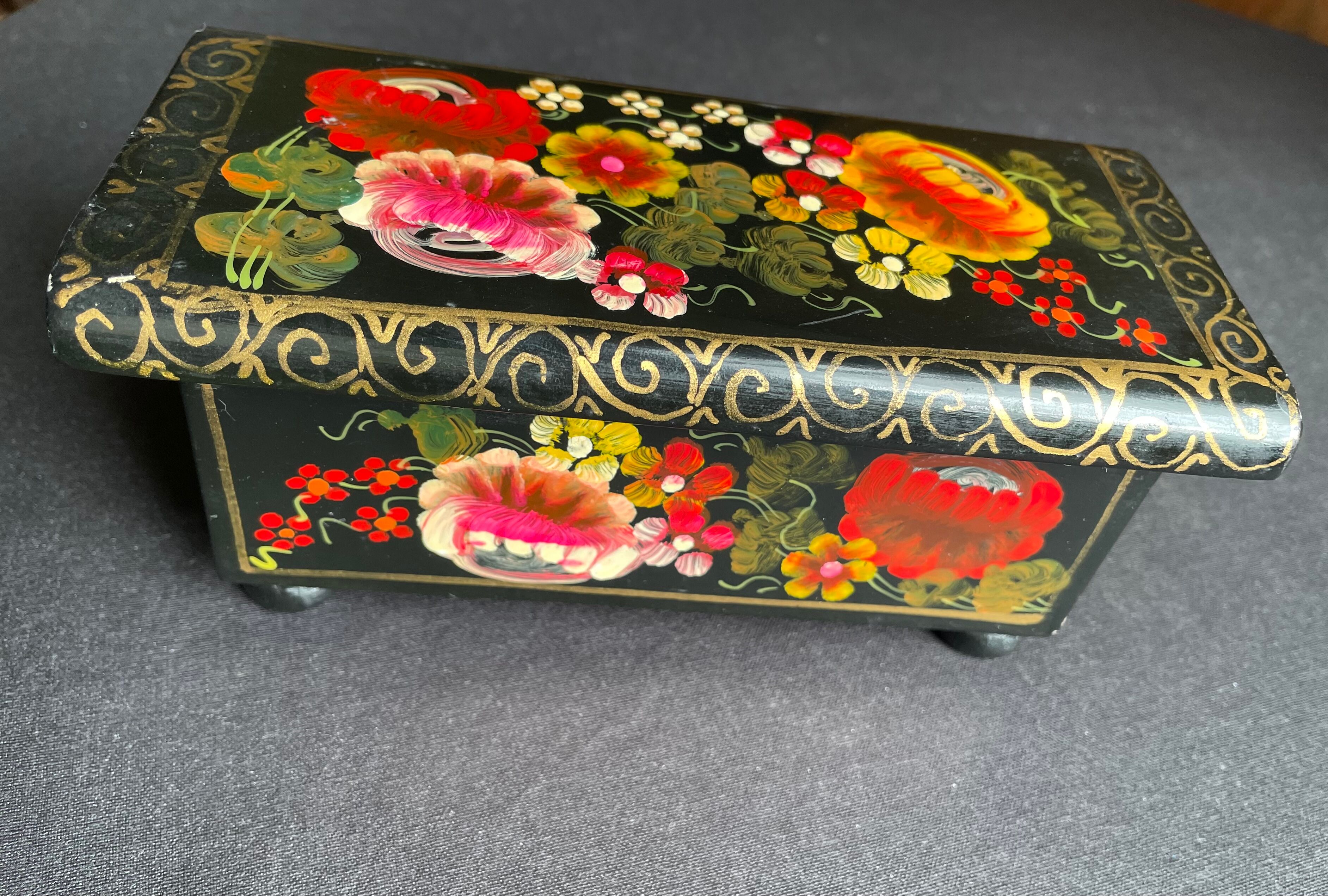 Jewelry box
