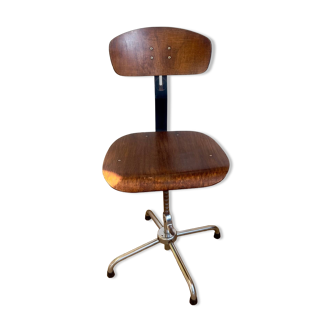 Stella industrial workshop chair