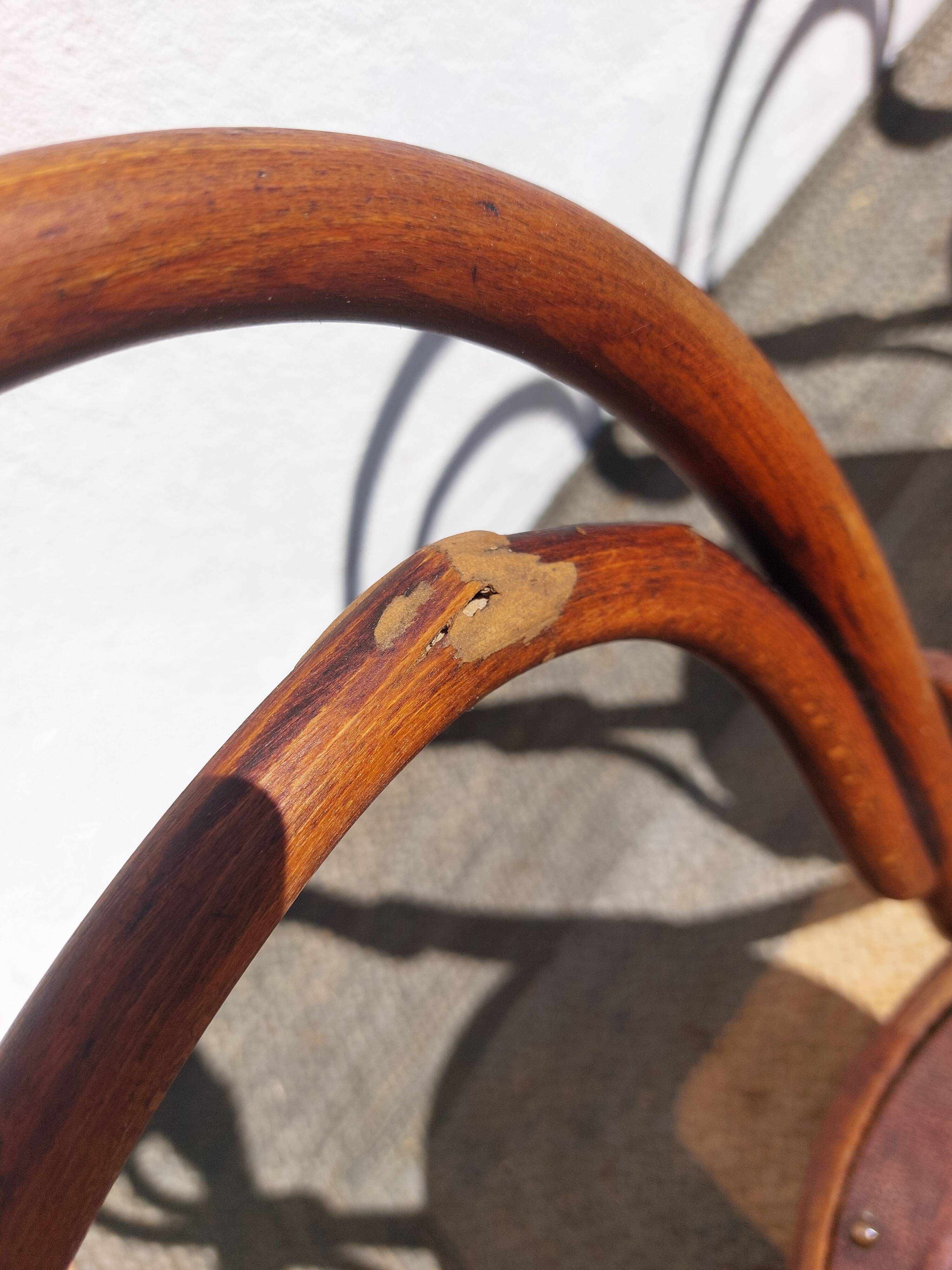 4 curved wooden bistro chairs