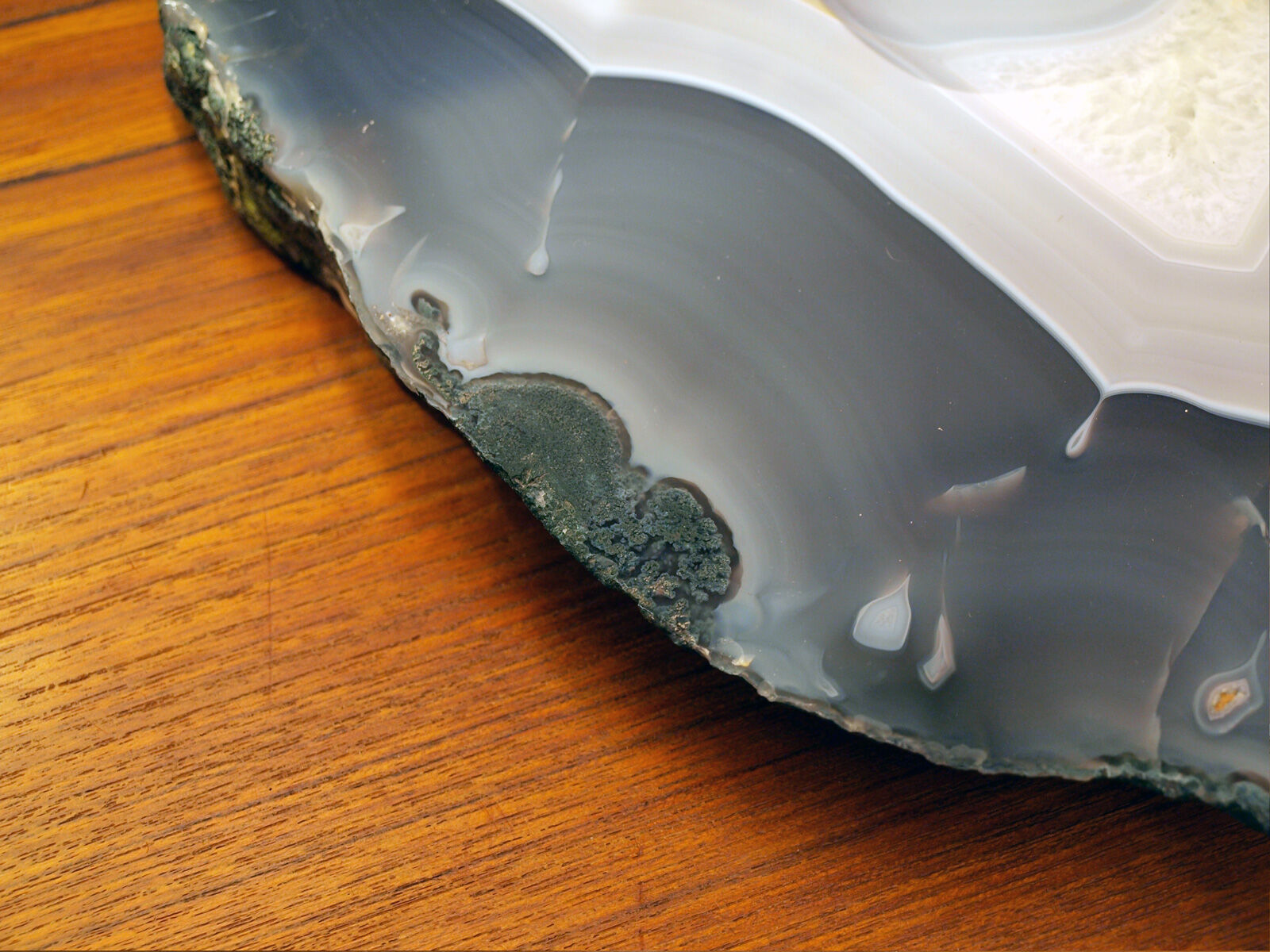 XXL crystallized agate ashtray
