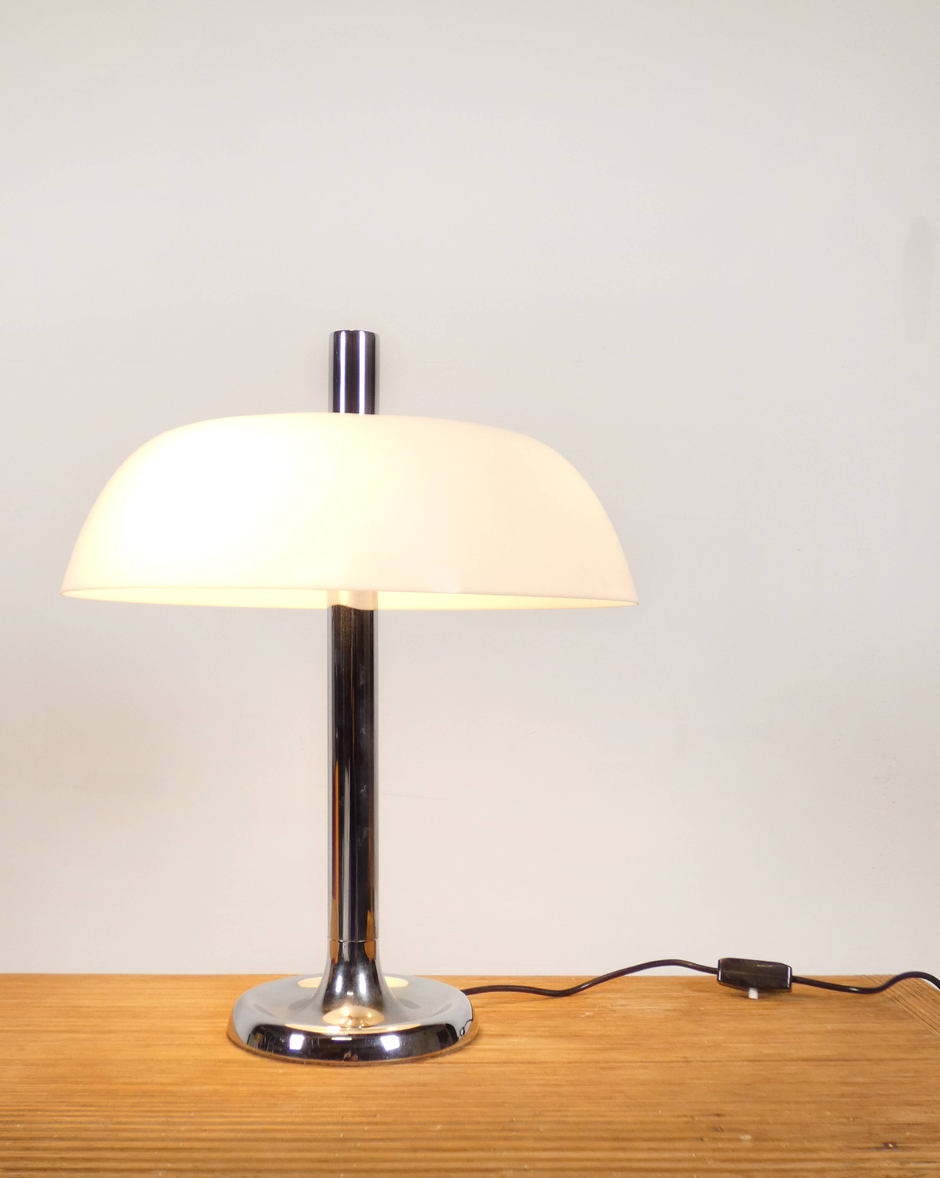 Egon Hillebrand table lamp model 7377