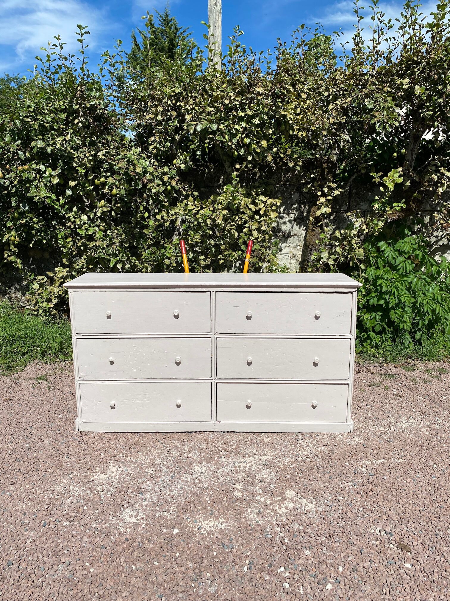 Workshop cabinet with drawers