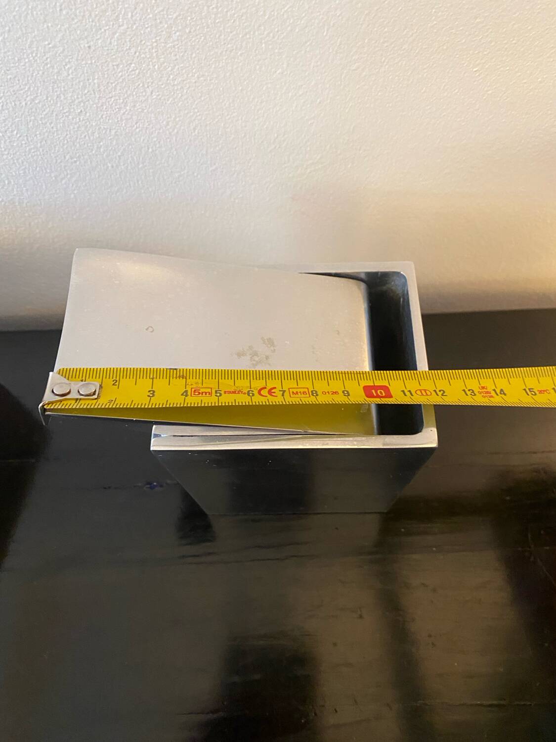 XO ashtray by Starck Model Ray Hollis