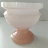 Coupe en opaline rose.