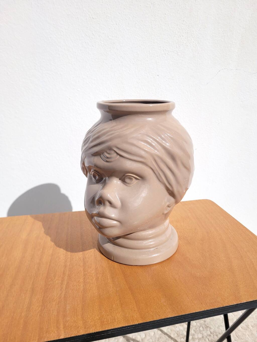 Ceramic face cachepot vase