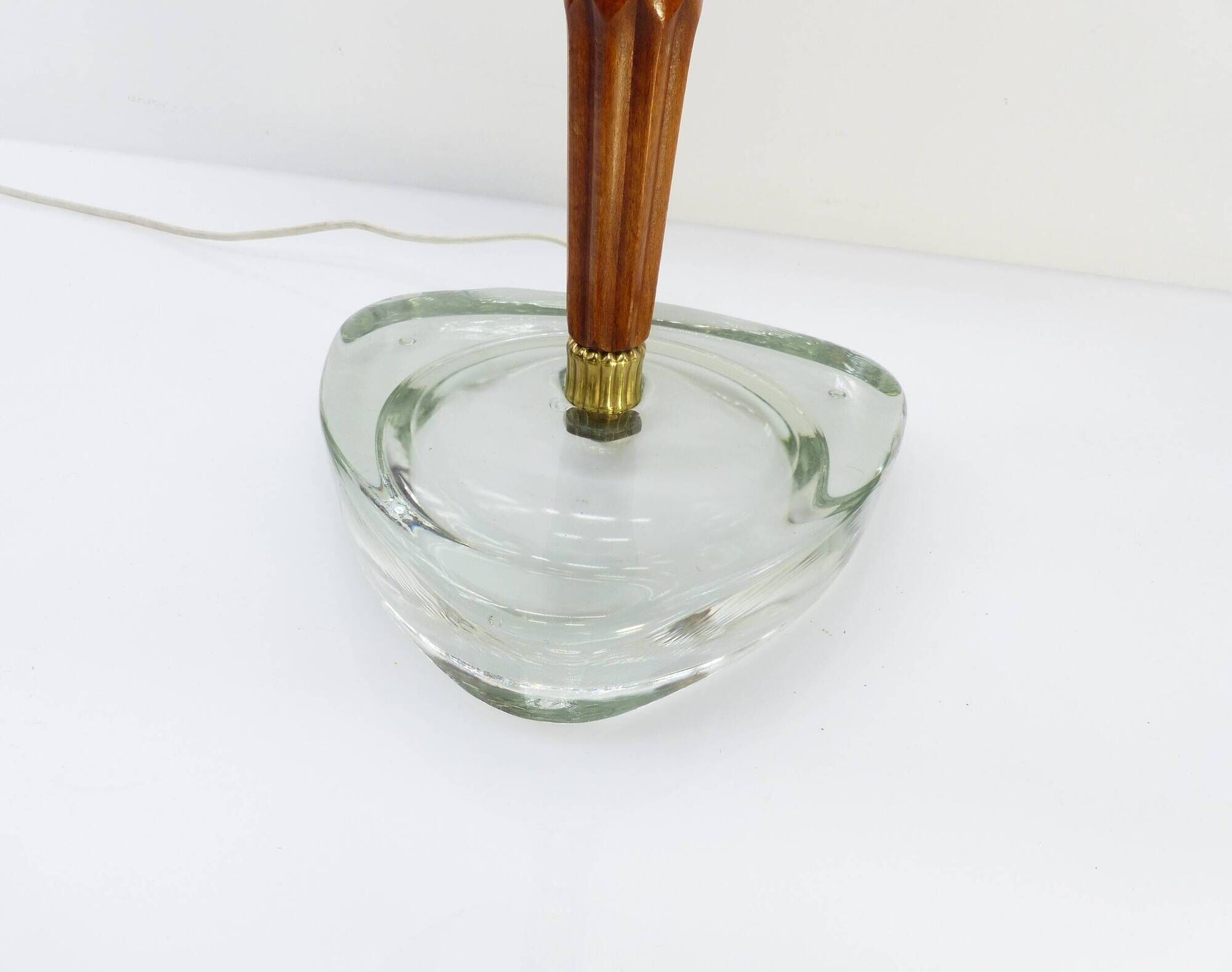 Scandinavian table lamp in glass, wood and brass 1960 Nybro Armaturfabrik
