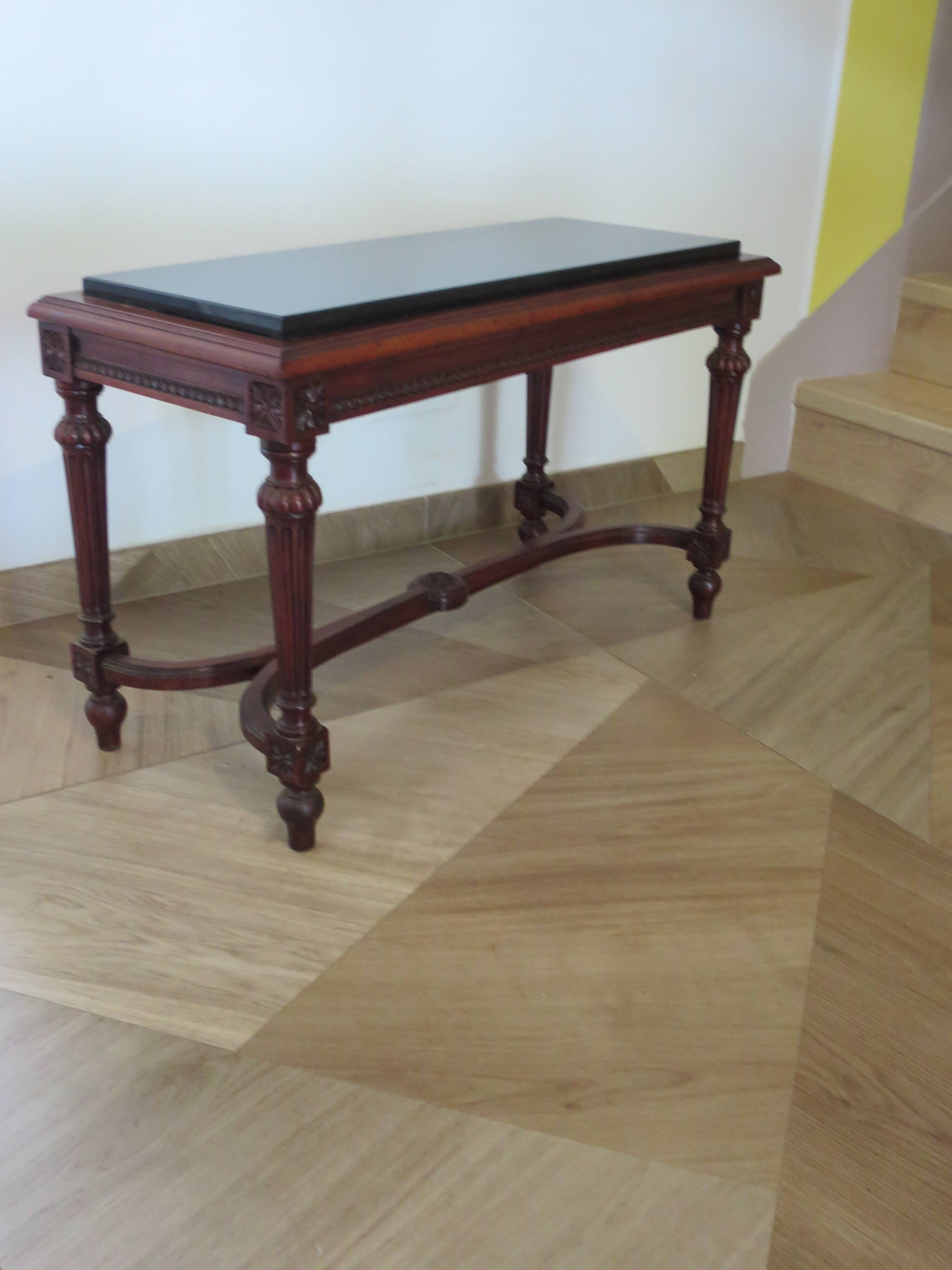 Coffee table - black marble top - Louis XIII style - H-shaped crossbar base