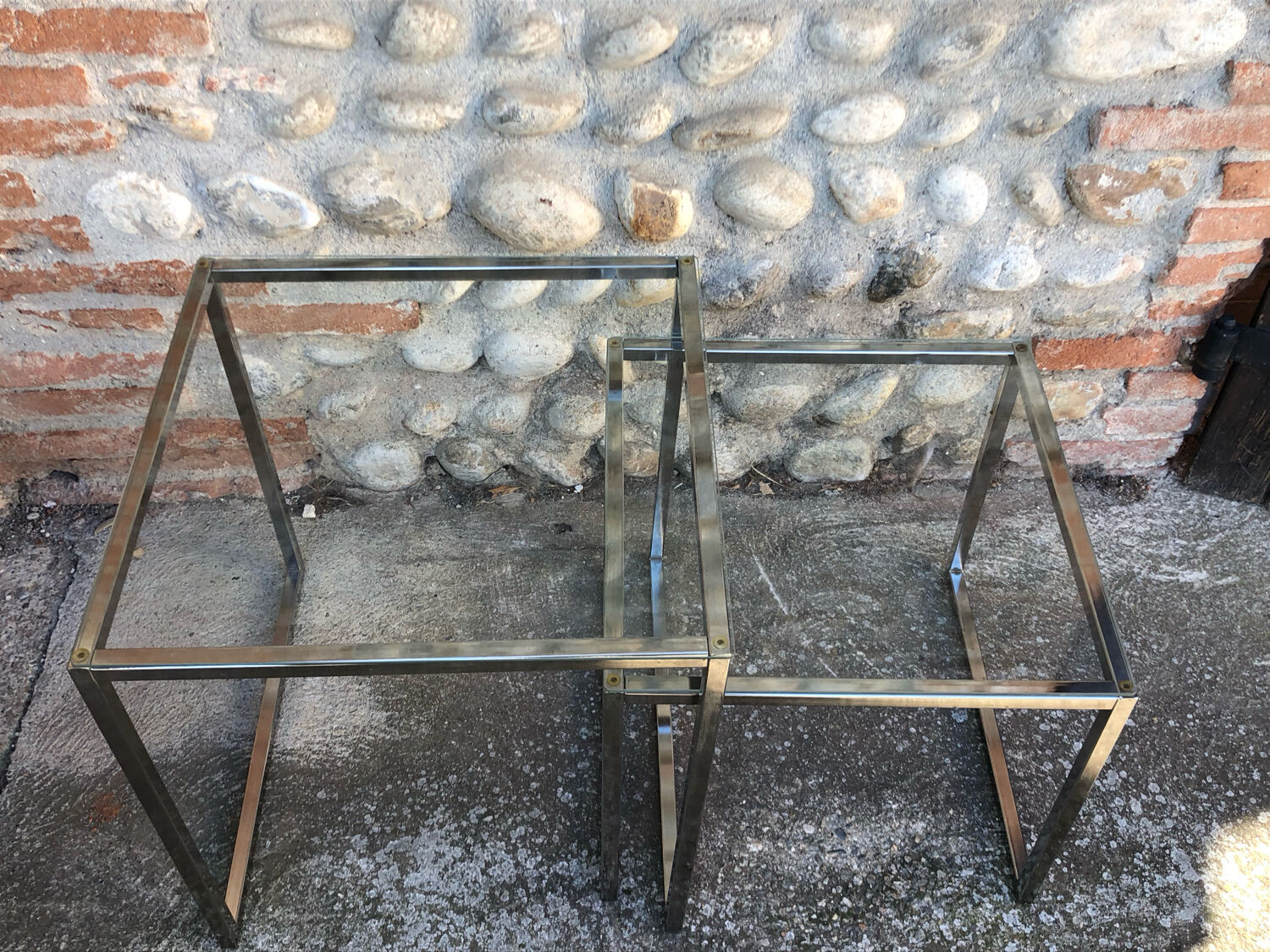 Glass nesting coffee tables
