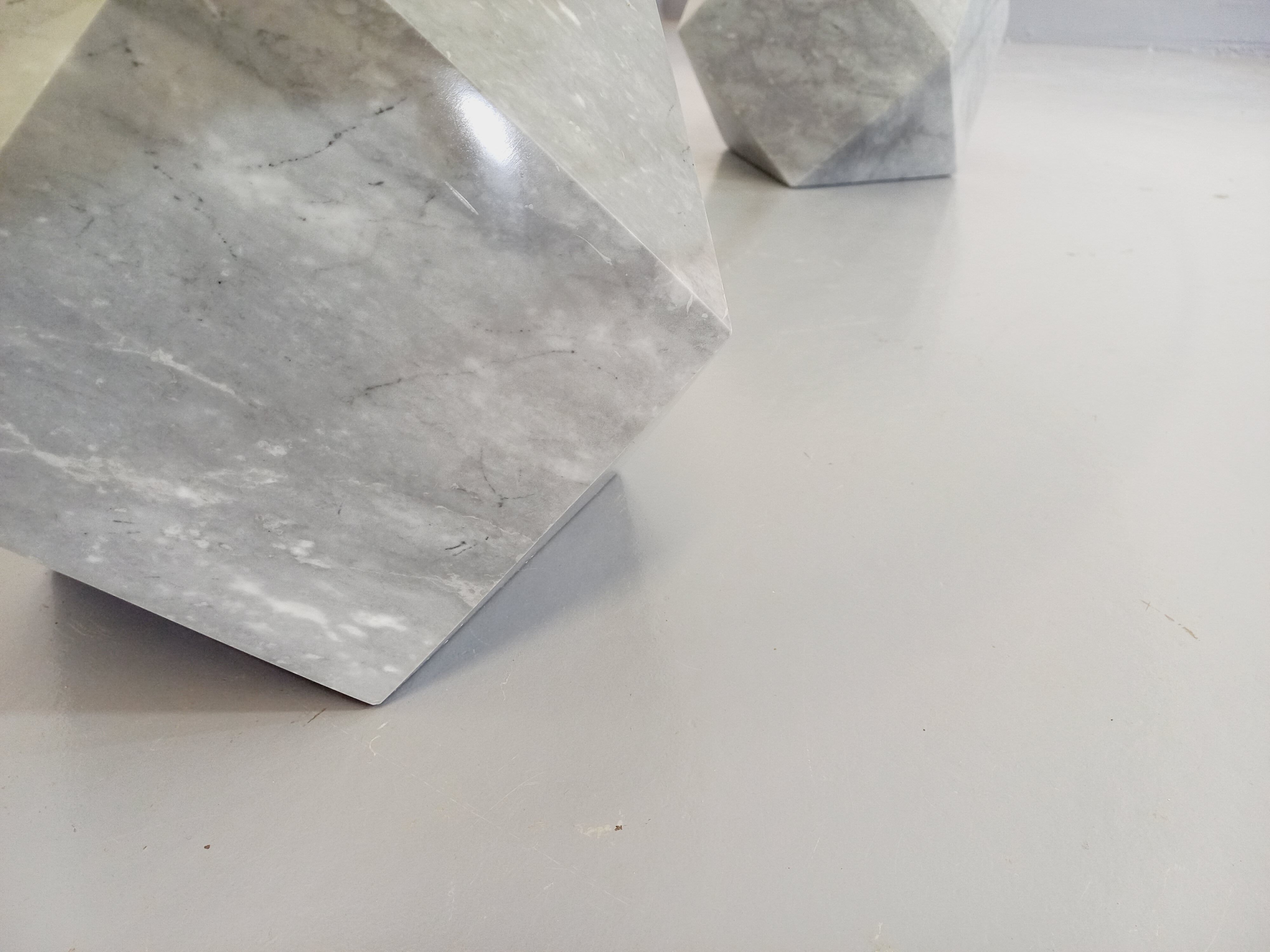 Vintage vignelli oval italian coffee table for casigliani in marble and glass from the 70s