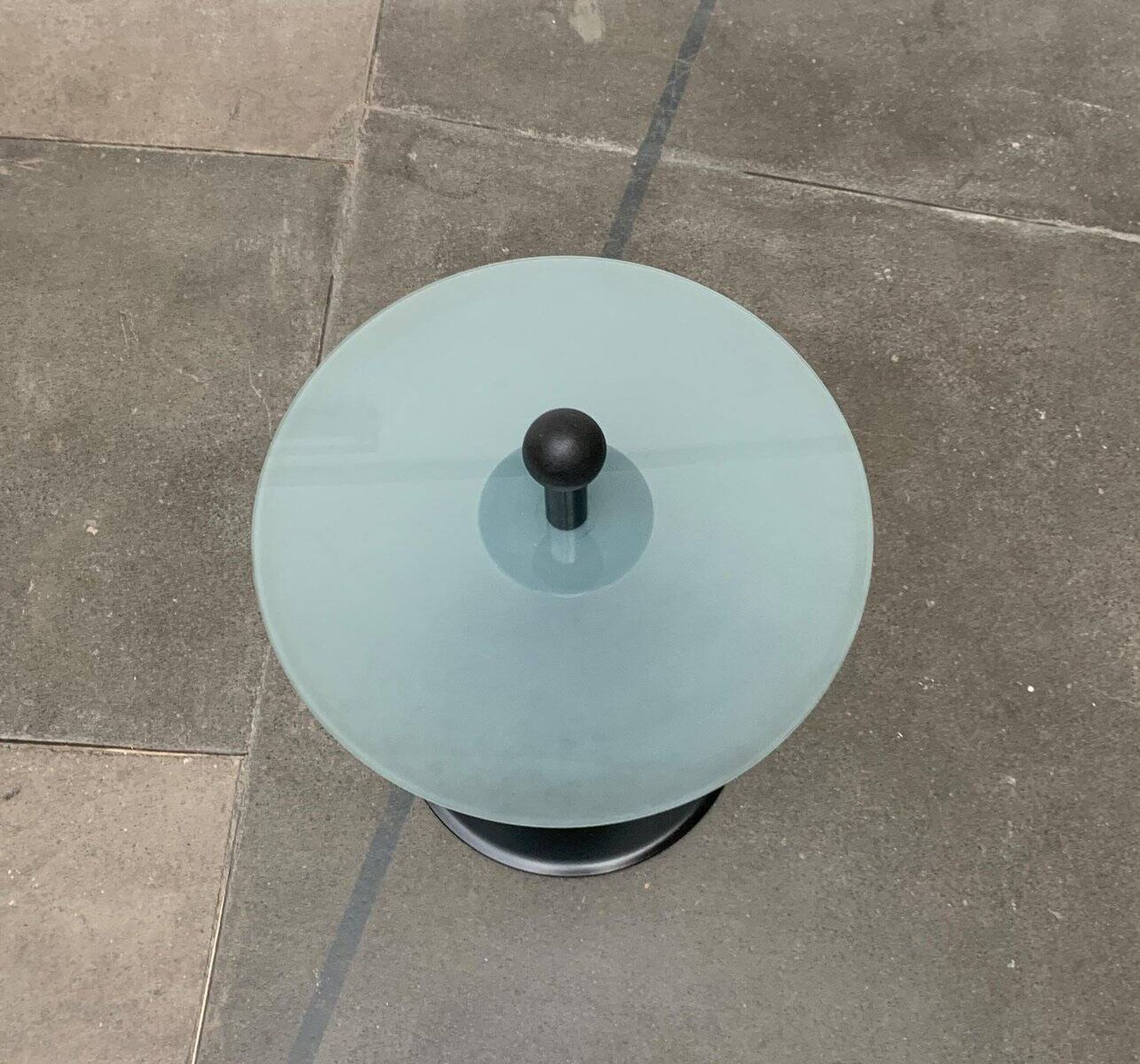 Table d'appoint postmoderne vintage d'Ikea