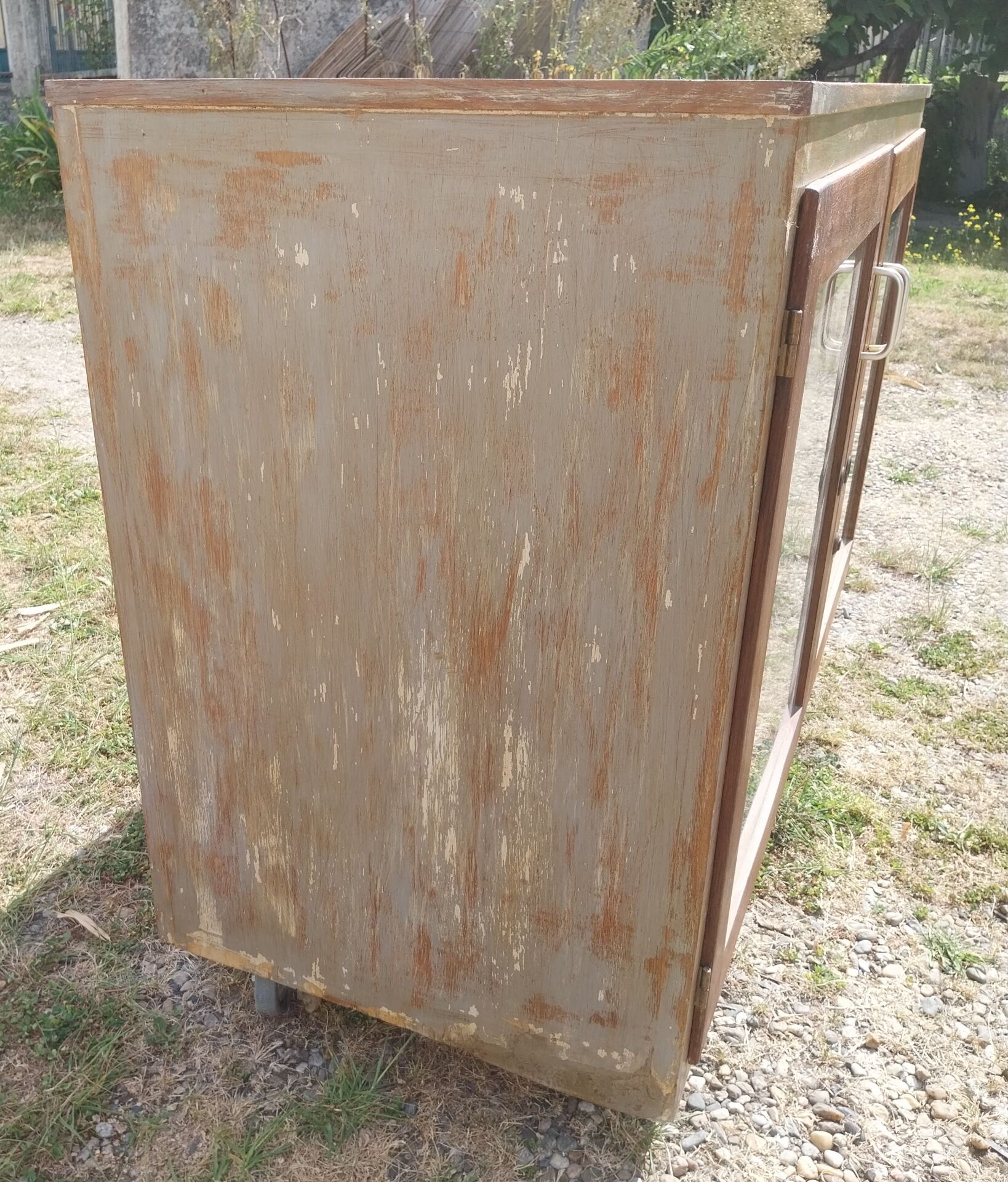 Glass cabinet