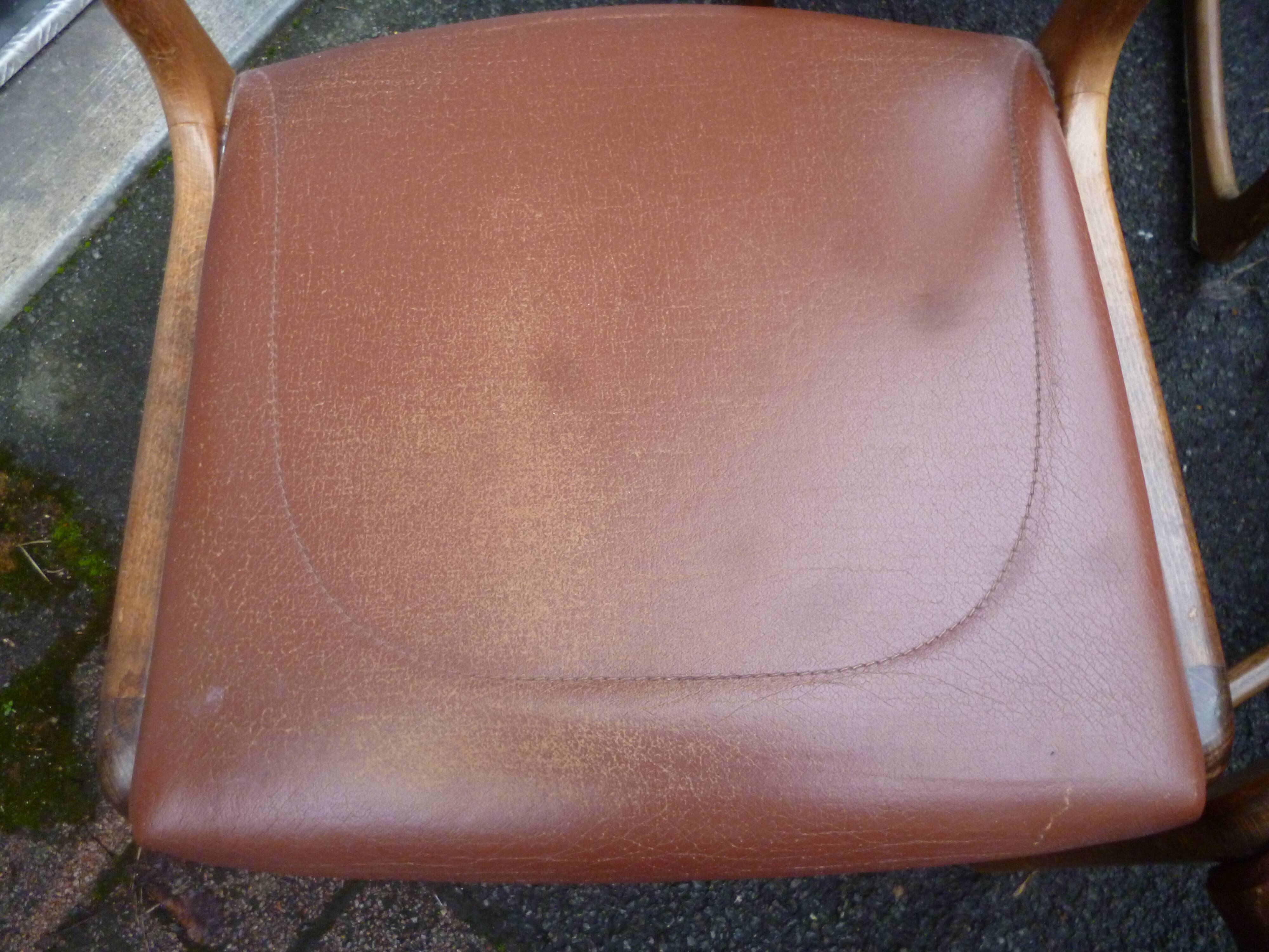 Suite de 6 chaises traineau Baumann