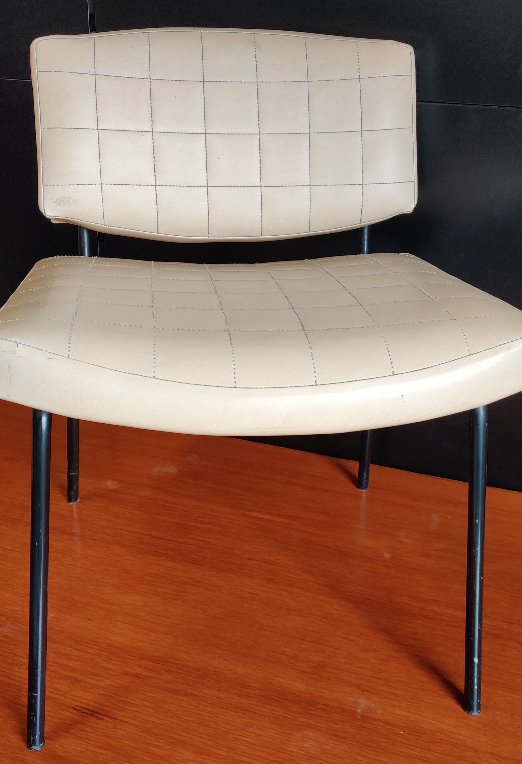 "Conseil" armchair by Pierre Guariche