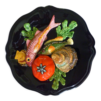 Assiette décorative poissons barbotine