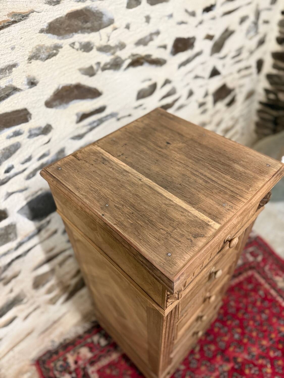 Petit meuble de rangement bois brut