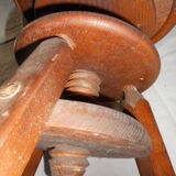 Shop stool with screw