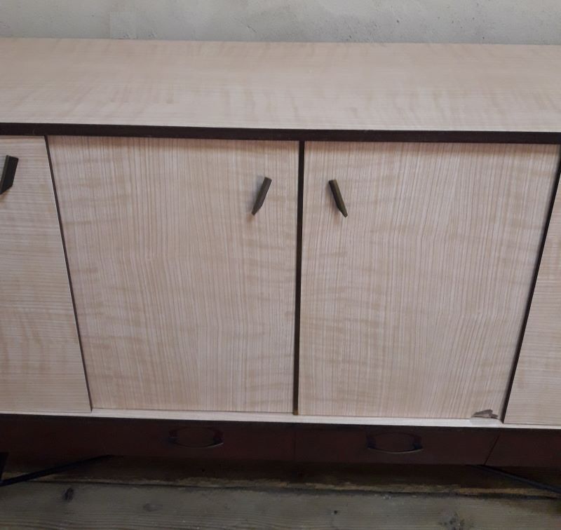 Buffet enfilade dining room