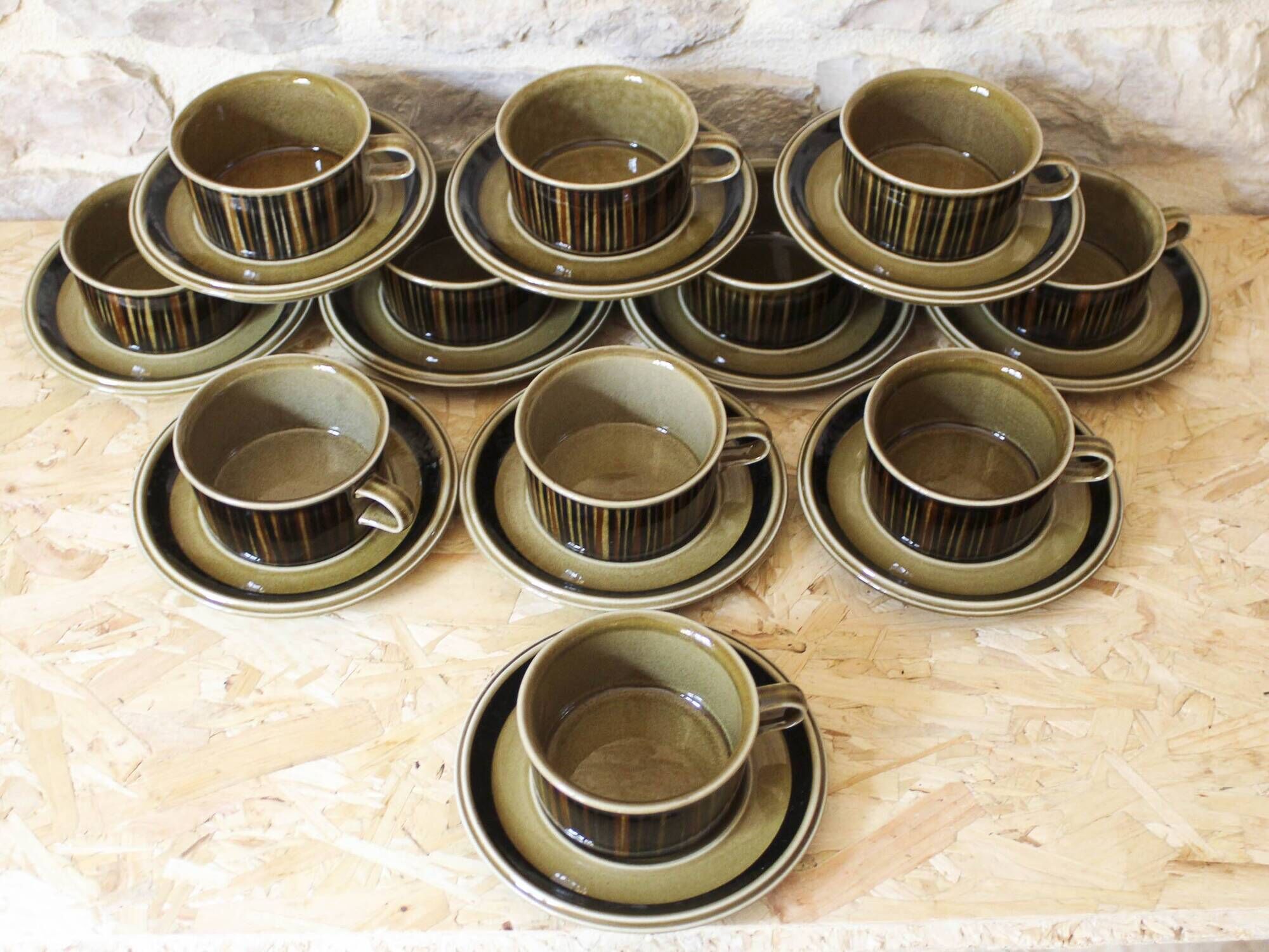 11 tasses et soucoupes série Kosmos Arabia Finlande