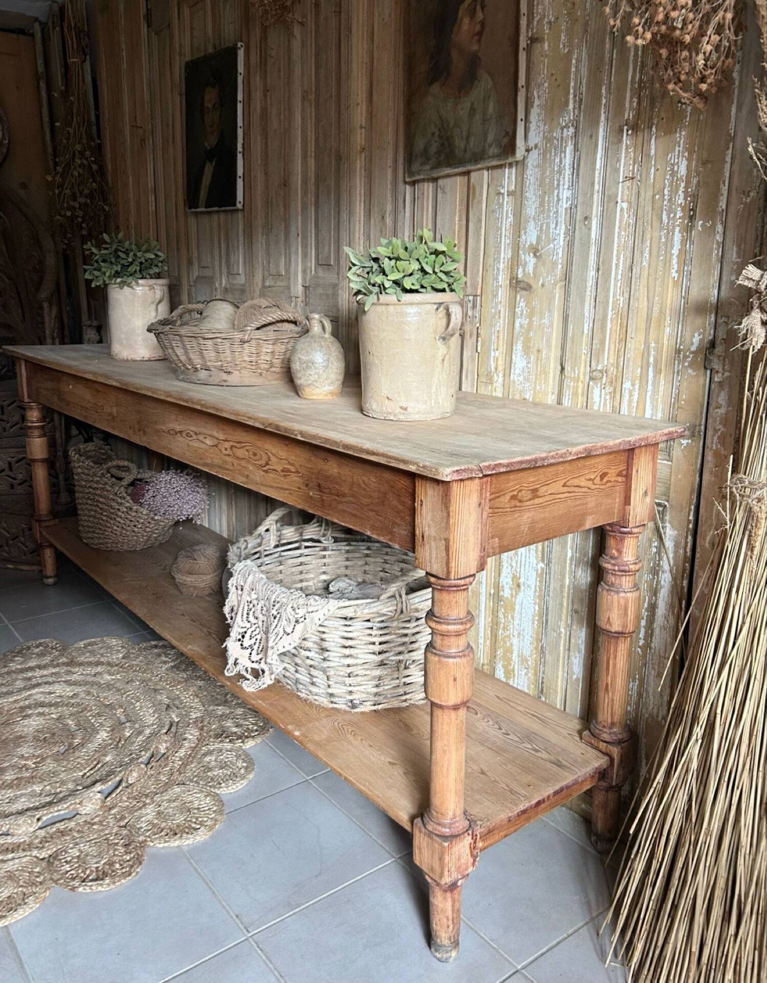Old cloth merchant's table