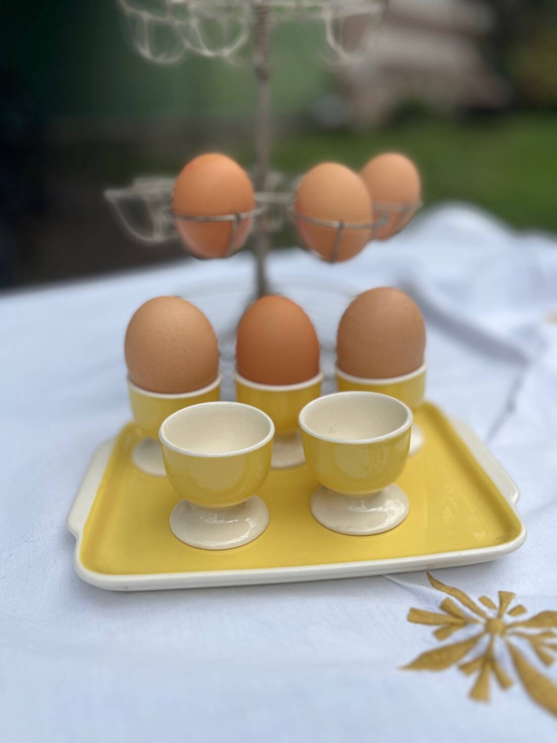 5 egg cups and their serving tray Villeroy and Boch