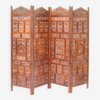 Indian screen with 4 leaves in teak wood with rich openwork decoration of grape leaves