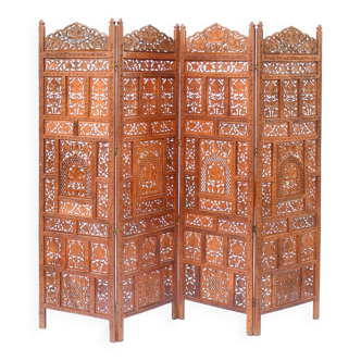 Indian screen with 4 leaves in teak wood with rich openwork decoration of grape leaves