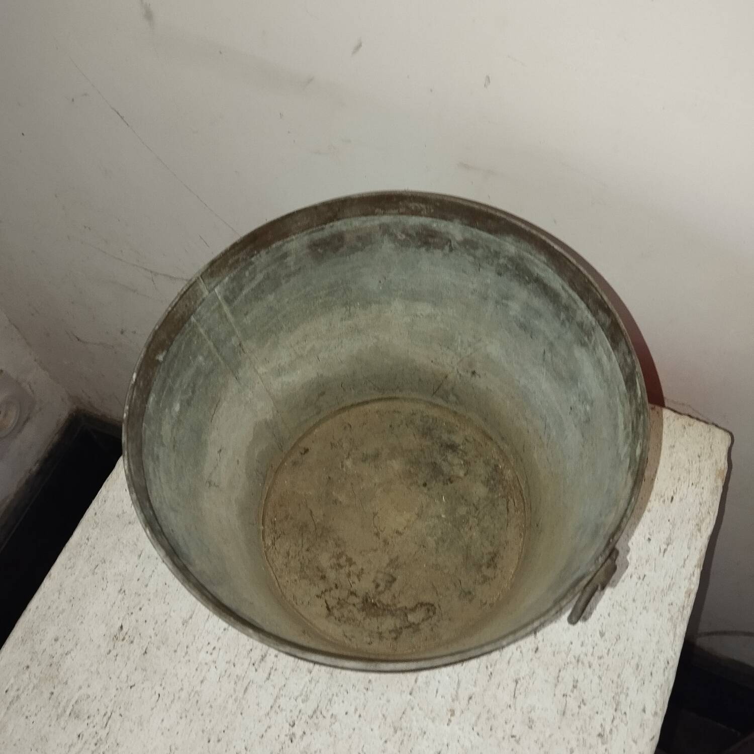 Antique brass planter