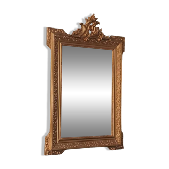 Miroir doré style Louis XV et cadre en bois sculpté