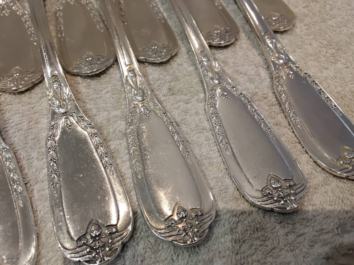 12 silver-plated metal table forks by Ravinet & Cie, Empire 81.