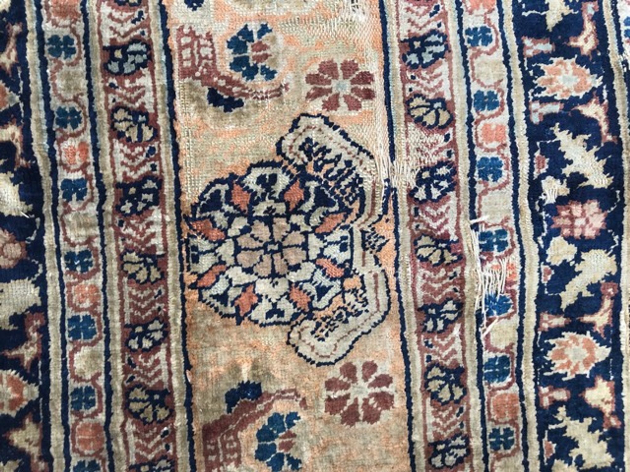 Very beautiful antique Persian carpet Tabriz very fine silk 135x160 cm