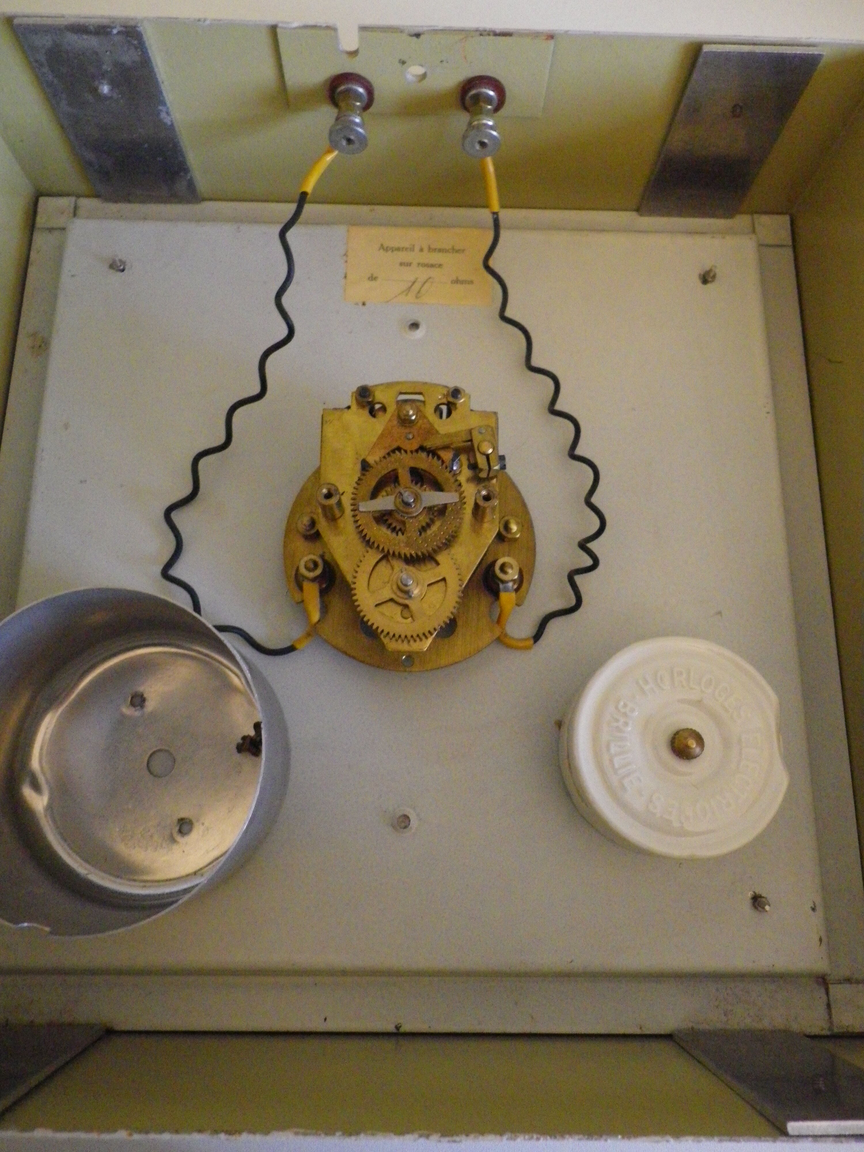 1970 Decoration Shine Receiver Clock with porcelain rose window