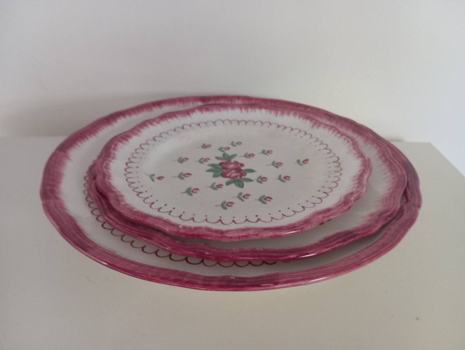 Trio of Longchamp plates/dishes 1930/40, country flowers