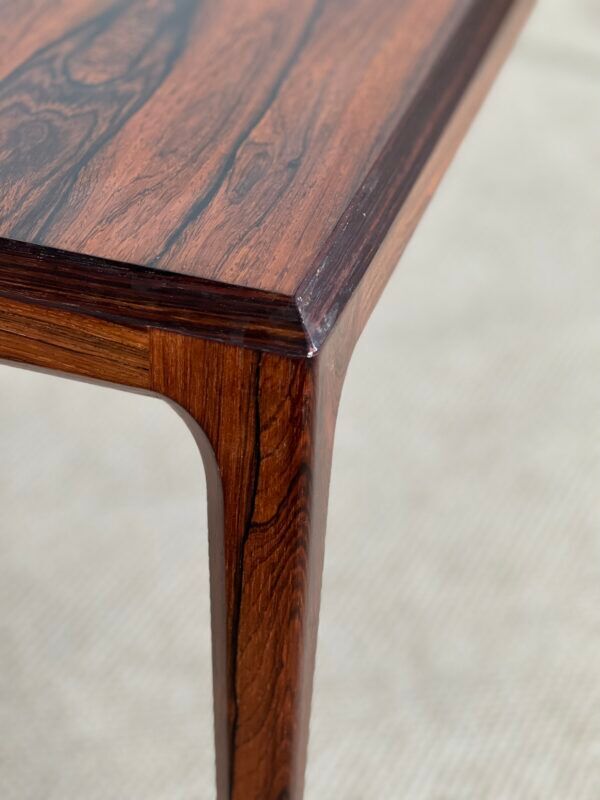 Table basse danoise par Johannes Andersen pour CFC en palissandre