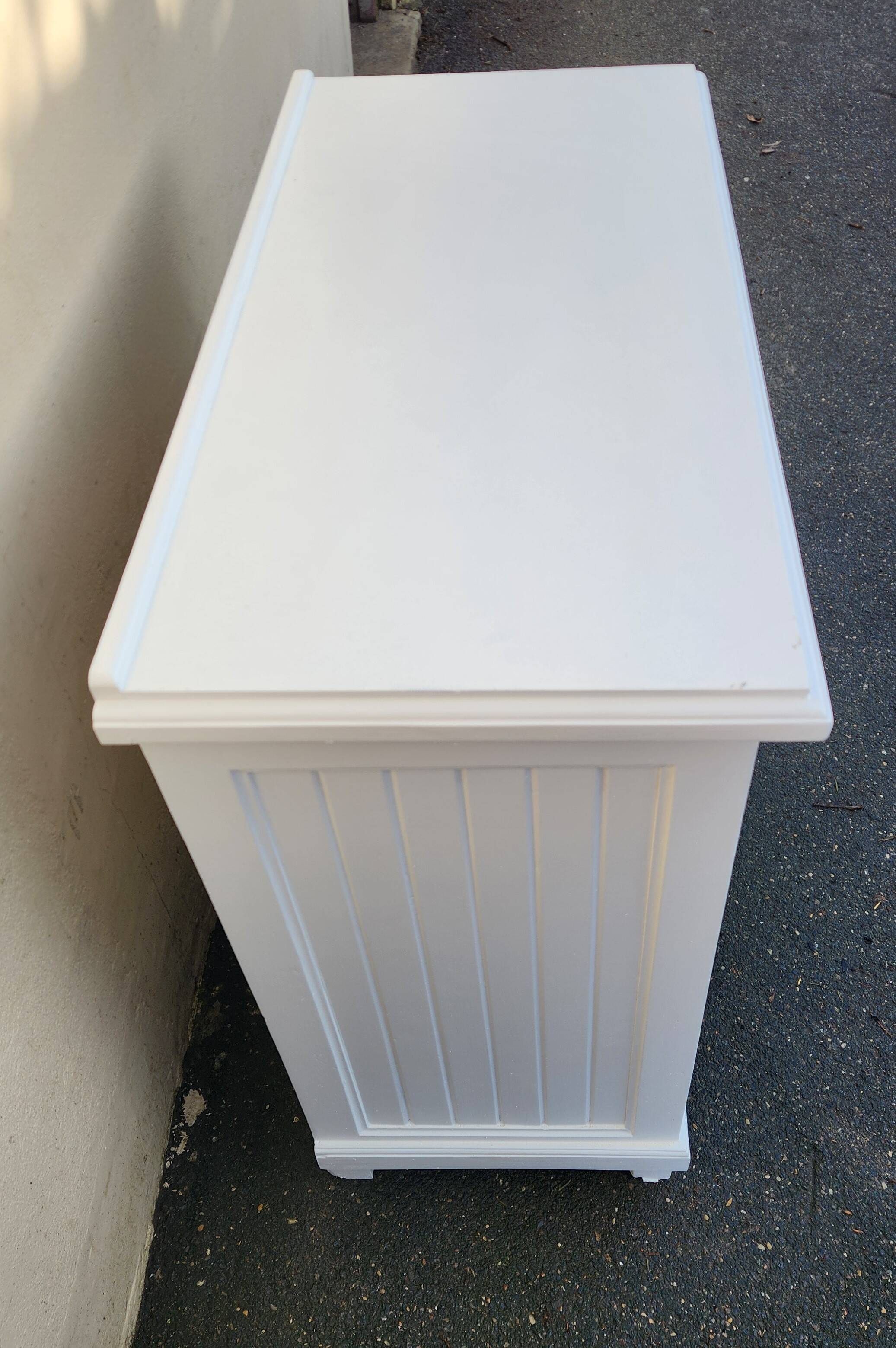 very beautiful white Parisian-style furniture from the 1970s/80s