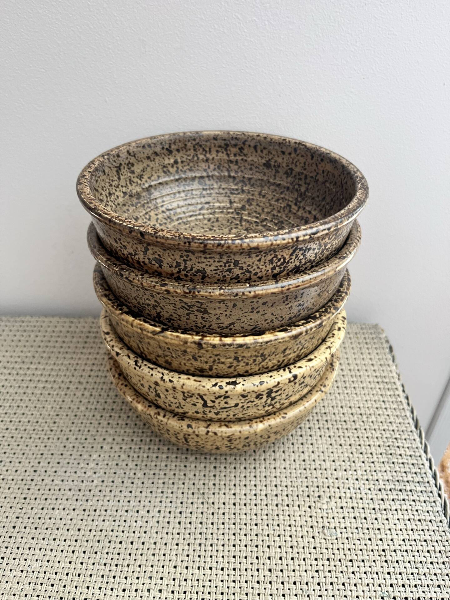 5 stoneware bowls