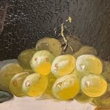 Small still life with grapes and apple